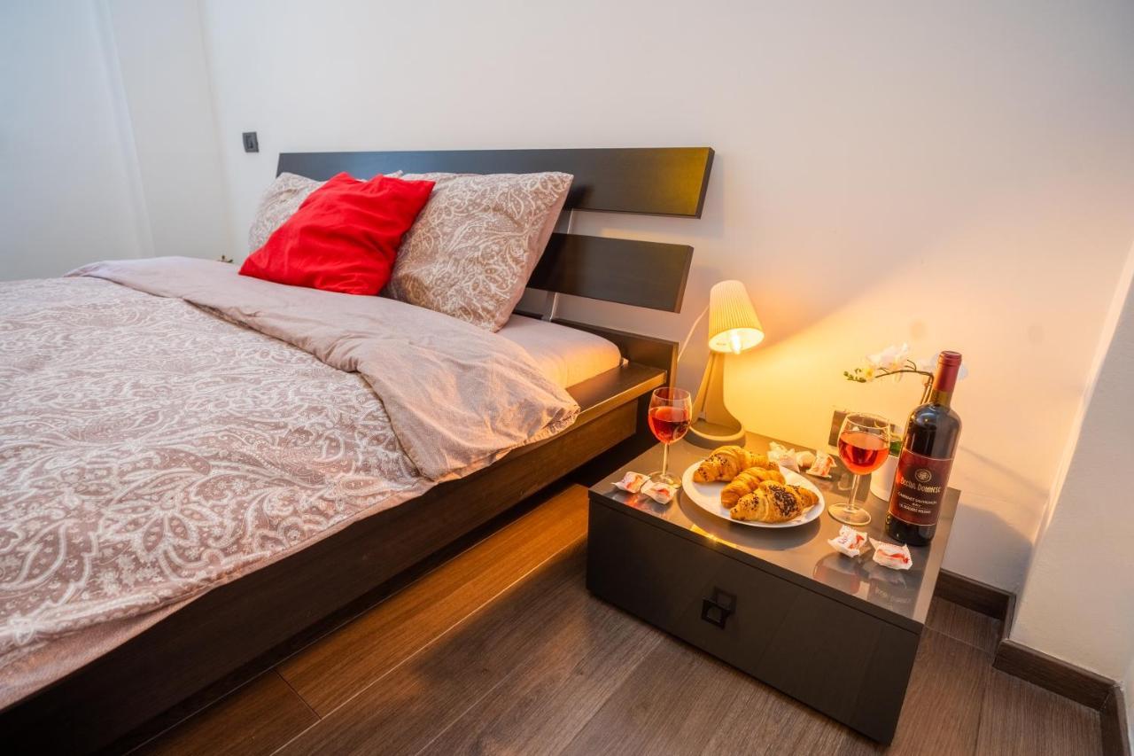 Cozy & Spacious Flat Near Victoriei Square Βουκουρέστι Εξωτερικό φωτογραφία